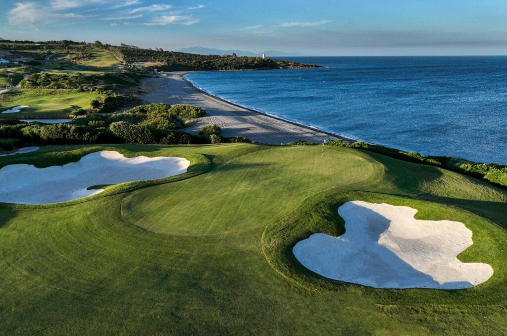 https://golftravelpeople.com/wp-content/uploads/2019/04/Alcaidesa-la-Hacienda-Links-10-1024x678.jpg