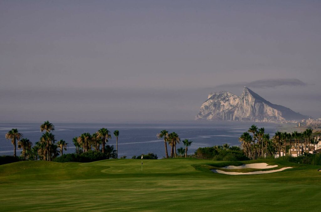 https://golftravelpeople.com/wp-content/uploads/2019/04/Alcaidesa-la-Hacienda-Links-2-1024x678.jpg