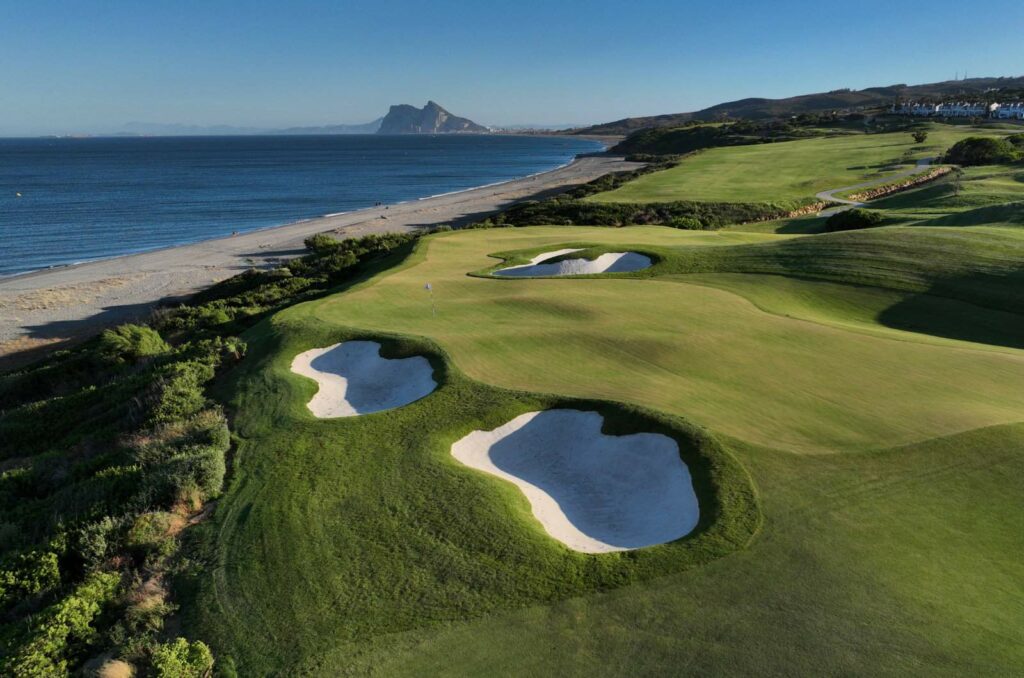 https://golftravelpeople.com/wp-content/uploads/2019/04/Alcaidesa-la-Hacienda-Links-6-1024x678.jpg
