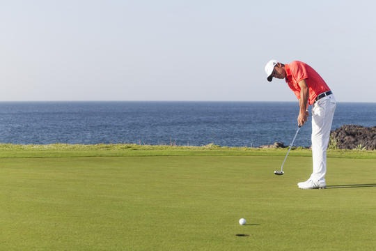 https://golftravelpeople.com/wp-content/uploads/2019/04/Amarilla-Golf-Tenerife-3.jpg