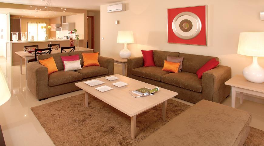 https://golftravelpeople.com/wp-content/uploads/2019/04/Amendoeira-Resort-1-bedroom-apartment-2.jpg