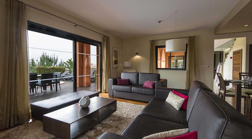 https://golftravelpeople.com/wp-content/uploads/2019/04/Amendoeira-Resort-4-bedroom-villa-4.jpg
