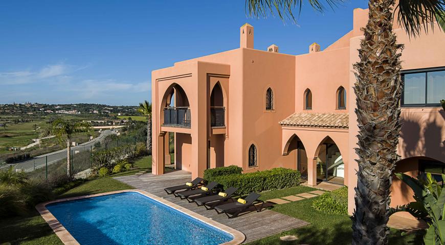 https://golftravelpeople.com/wp-content/uploads/2019/04/Amendoeira-Resort-4-bedroom-villa-7.jpg