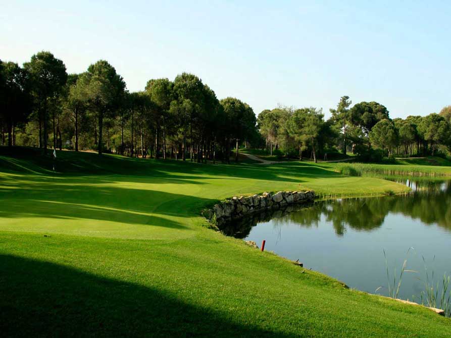 https://golftravelpeople.com/wp-content/uploads/2019/04/Antalya-Golf-Club-7.jpg