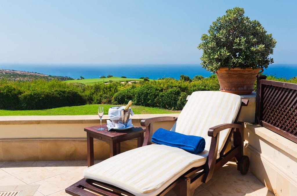 https://golftravelpeople.com/wp-content/uploads/2019/04/Aphrodite-Hills-Resort-Cyprus-26-1024x677.jpg