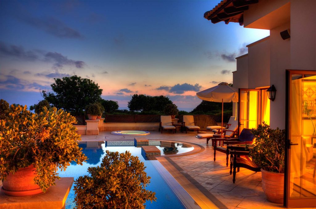 https://golftravelpeople.com/wp-content/uploads/2019/04/Aphrodite-Hills-Resort-Cyprus-4-1024x677.jpg