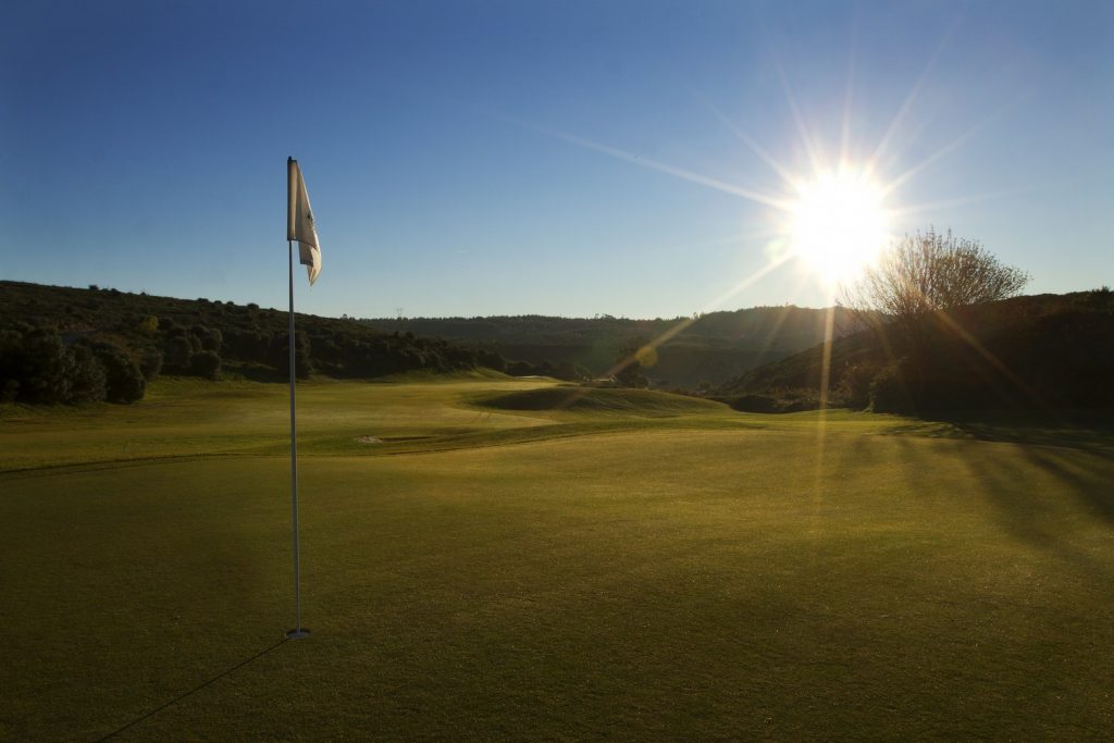 https://golftravelpeople.com/wp-content/uploads/2019/04/Belas-Golf-Club-Lisbon-10-1024x683.jpg