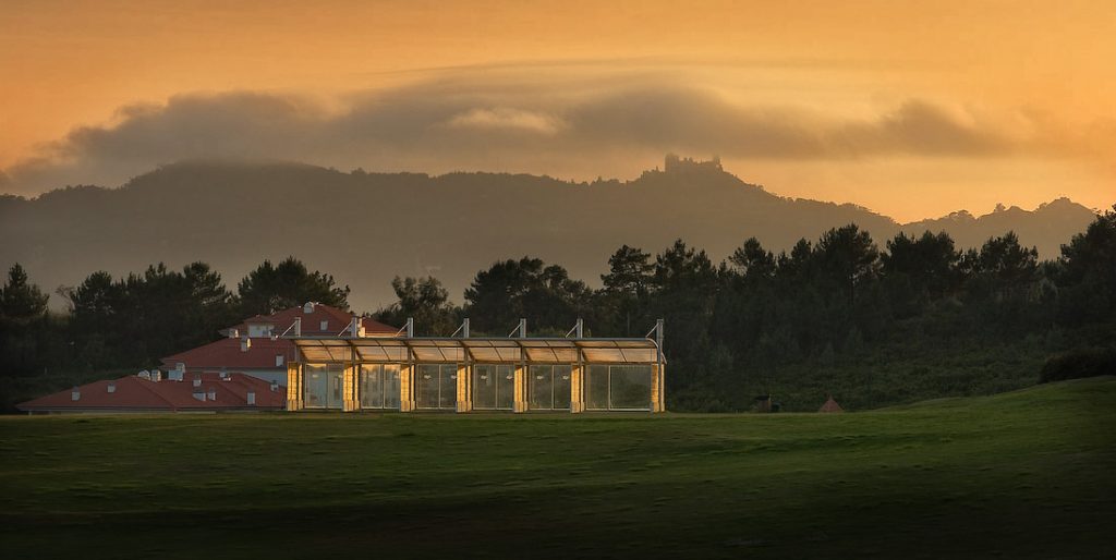 https://golftravelpeople.com/wp-content/uploads/2019/04/Belas-Golf-Club-Lisbon-24-1024x514.jpg