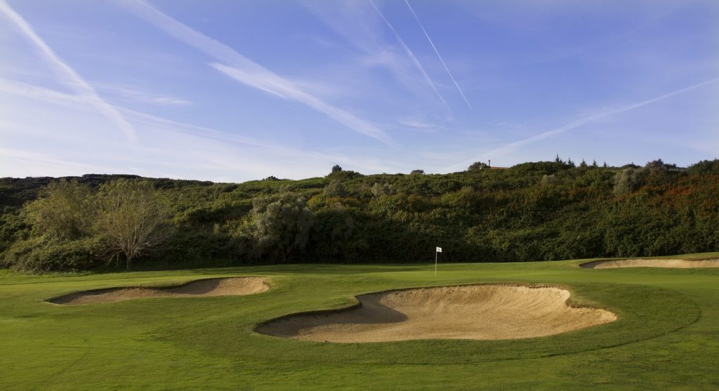 https://golftravelpeople.com/wp-content/uploads/2019/04/Belas-Golf-Club-Lisbon-3-1024x557.jpg