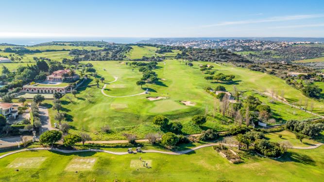 https://golftravelpeople.com/wp-content/uploads/2019/04/Boavista-Golf-Club-Lagos-Algarve-Portugal-15.jpg