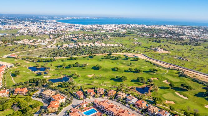 https://golftravelpeople.com/wp-content/uploads/2019/04/Boavista-Golf-Club-Lagos-Algarve-Portugal-16.jpg