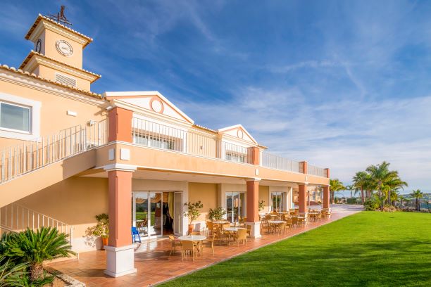 https://golftravelpeople.com/wp-content/uploads/2019/04/Boavista-Golf-Club-Lagos-Algarve-Portugal-3.jpg