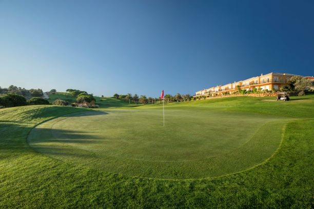 https://golftravelpeople.com/wp-content/uploads/2019/04/Boavista-Golf-Club-Lagos-Algarve-Portugal-4.jpg