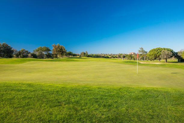 https://golftravelpeople.com/wp-content/uploads/2019/04/Boavista-Golf-Club-Lagos-Algarve-Portugal-8.jpg