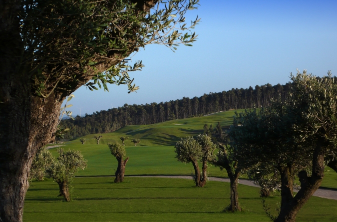 https://golftravelpeople.com/wp-content/uploads/2019/04/Bom-Sucesso-Resort-Golf-Course-Obidos-Portugal-10.jpg
