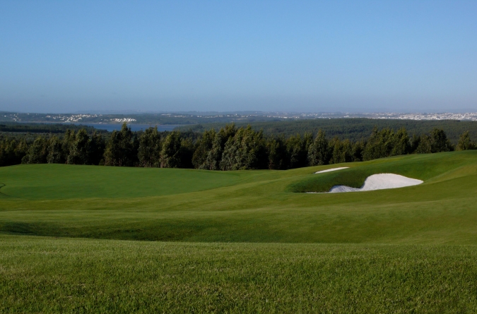 https://golftravelpeople.com/wp-content/uploads/2019/04/Bom-Sucesso-Resort-Golf-Course-Obidos-Portugal-9.jpg