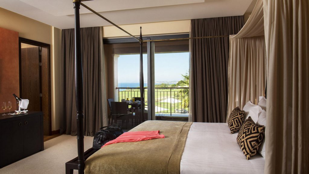 https://golftravelpeople.com/wp-content/uploads/2019/04/Cascade-Resort-Algarve-Bedrooms-Apartments-Villas-20-1024x576.jpg
