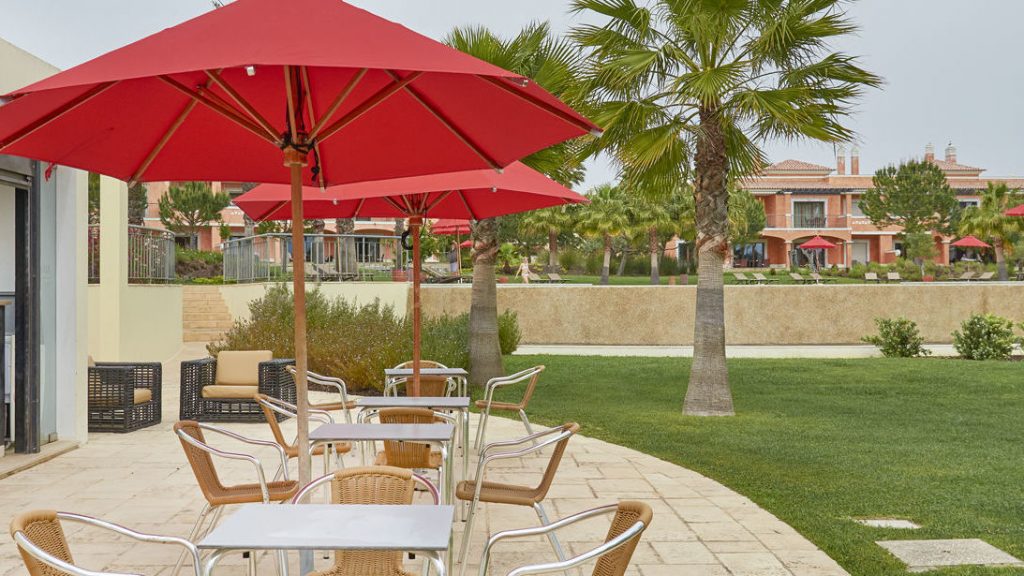 https://golftravelpeople.com/wp-content/uploads/2019/04/Cascade-Resort-Algarve-Restaurants-Food-Beverage-10-1024x576.jpg