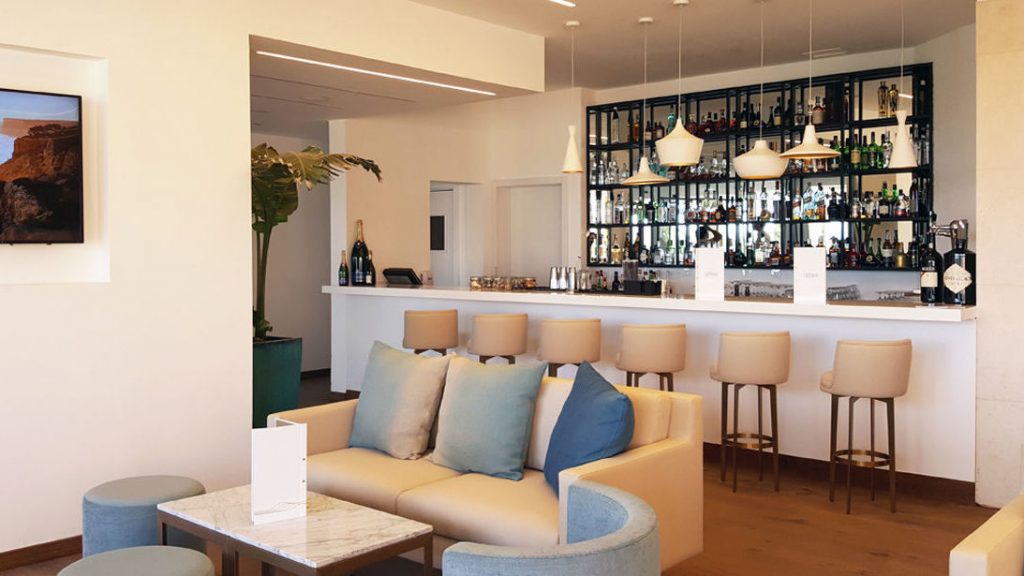 https://golftravelpeople.com/wp-content/uploads/2019/04/Cascade-Resort-Algarve-Restaurants-Food-Beverage-3-1024x576.jpg
