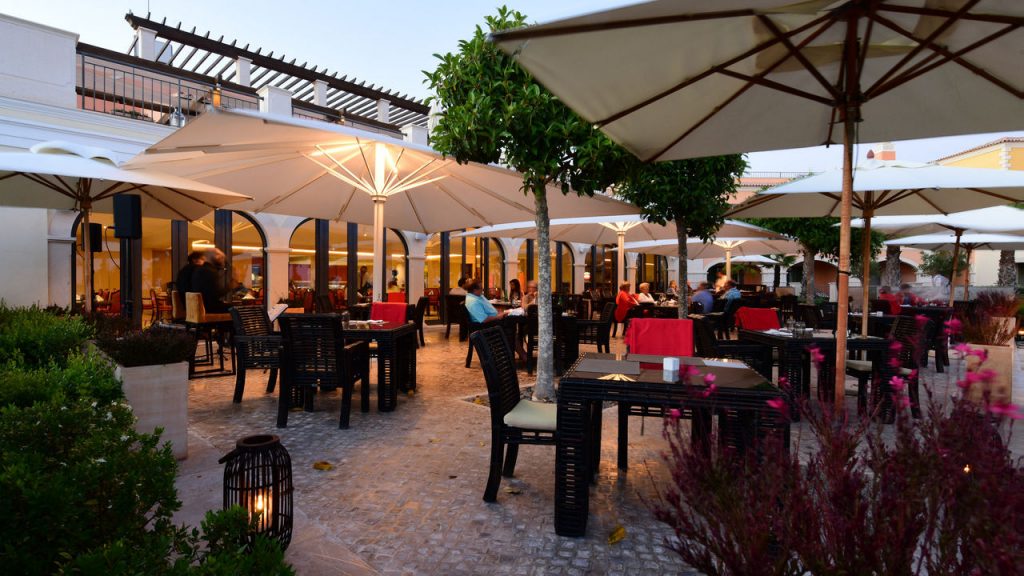 https://golftravelpeople.com/wp-content/uploads/2019/04/Cascade-Resort-Algarve-Restaurants-Food-Beverage-6-1024x576.jpg