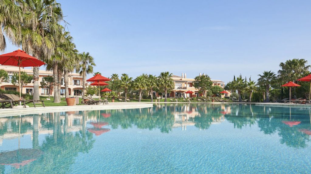 https://golftravelpeople.com/wp-content/uploads/2019/04/Cascade-Resort-Algarve-Swimming-Pools-3-1024x576.jpg