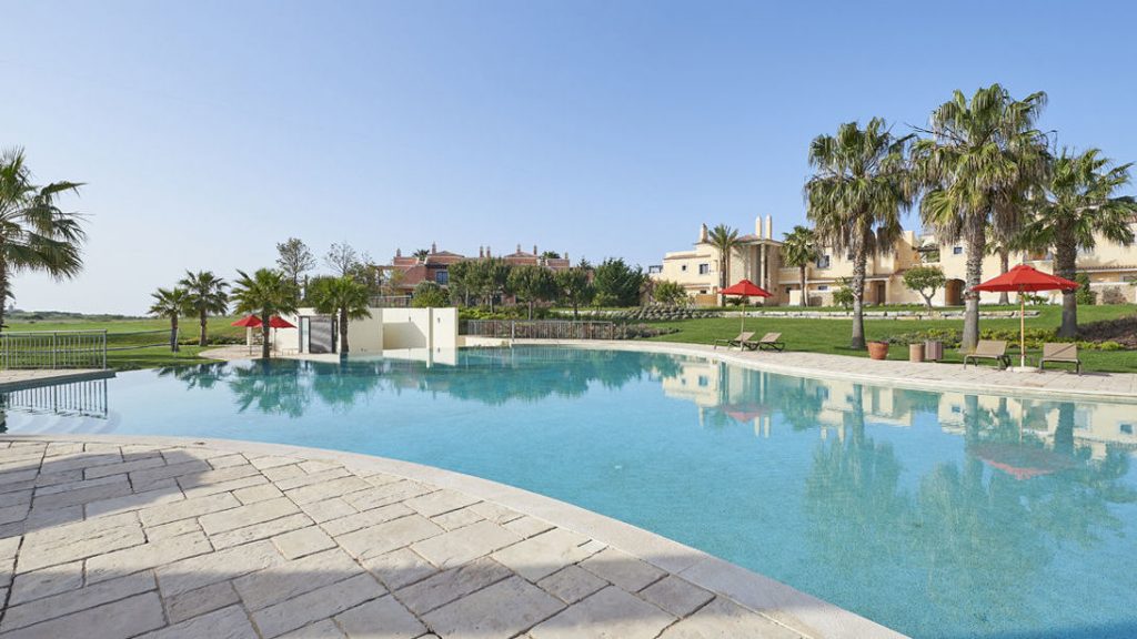 https://golftravelpeople.com/wp-content/uploads/2019/04/Cascade-Resort-Algarve-Swimming-Pools-4-1024x576.jpg