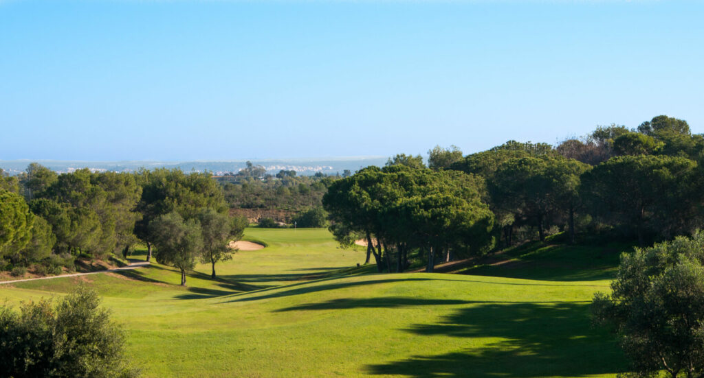 https://golftravelpeople.com/wp-content/uploads/2019/04/Castro-Marim-Golf-and-Country-Club-Eastern-Algarve-Portugal-14-1024x551.jpg