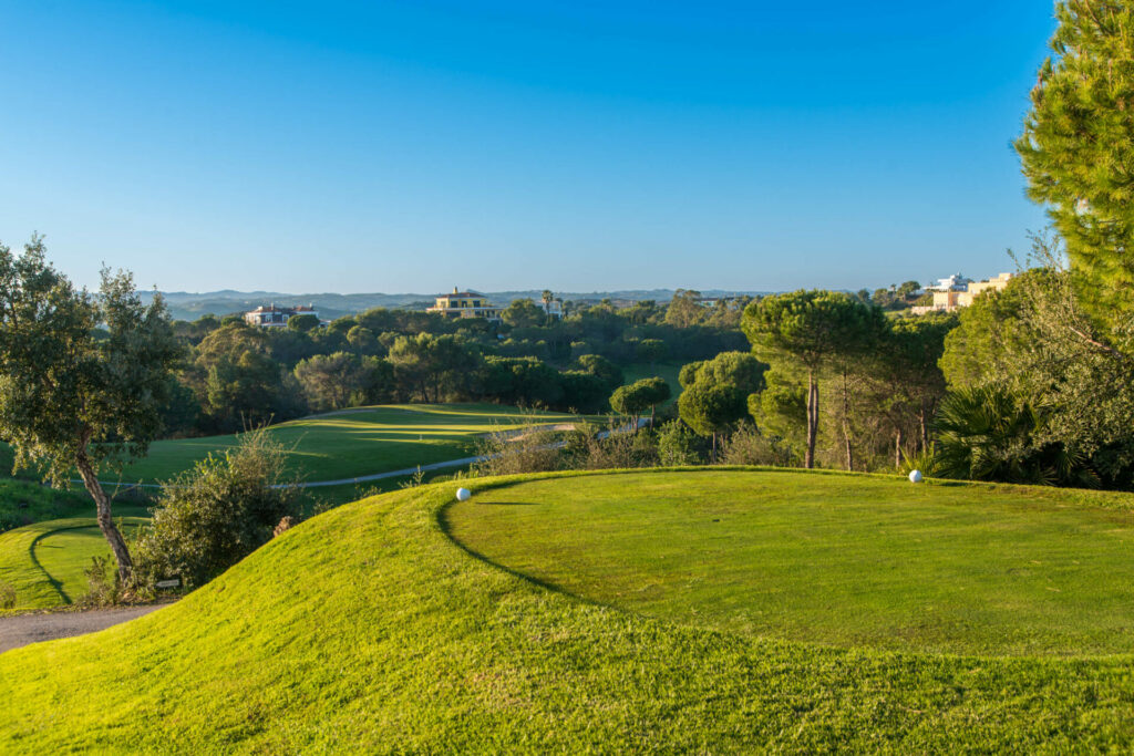 https://golftravelpeople.com/wp-content/uploads/2019/04/Castro-Marim-Golf-and-Country-Club-Eastern-Algarve-Portugal-18-1024x683.jpg