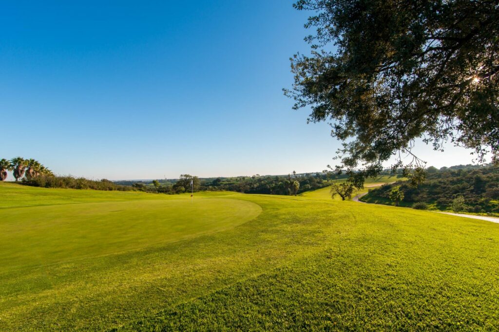 https://golftravelpeople.com/wp-content/uploads/2019/04/Castro-Marim-Golf-and-Country-Club-Eastern-Algarve-Portugal-19-1024x683.jpg