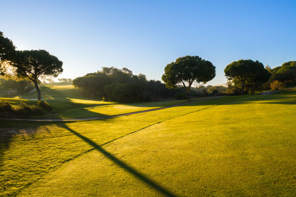 https://golftravelpeople.com/wp-content/uploads/2019/04/Castro-Marim-Golf-and-Country-Club-Eastern-Algarve-Portugal-2-1024x682.jpg