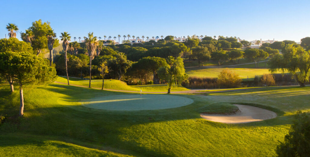https://golftravelpeople.com/wp-content/uploads/2019/04/Castro-Marim-Golf-and-Country-Club-Eastern-Algarve-Portugal-3-1024x519.jpg
