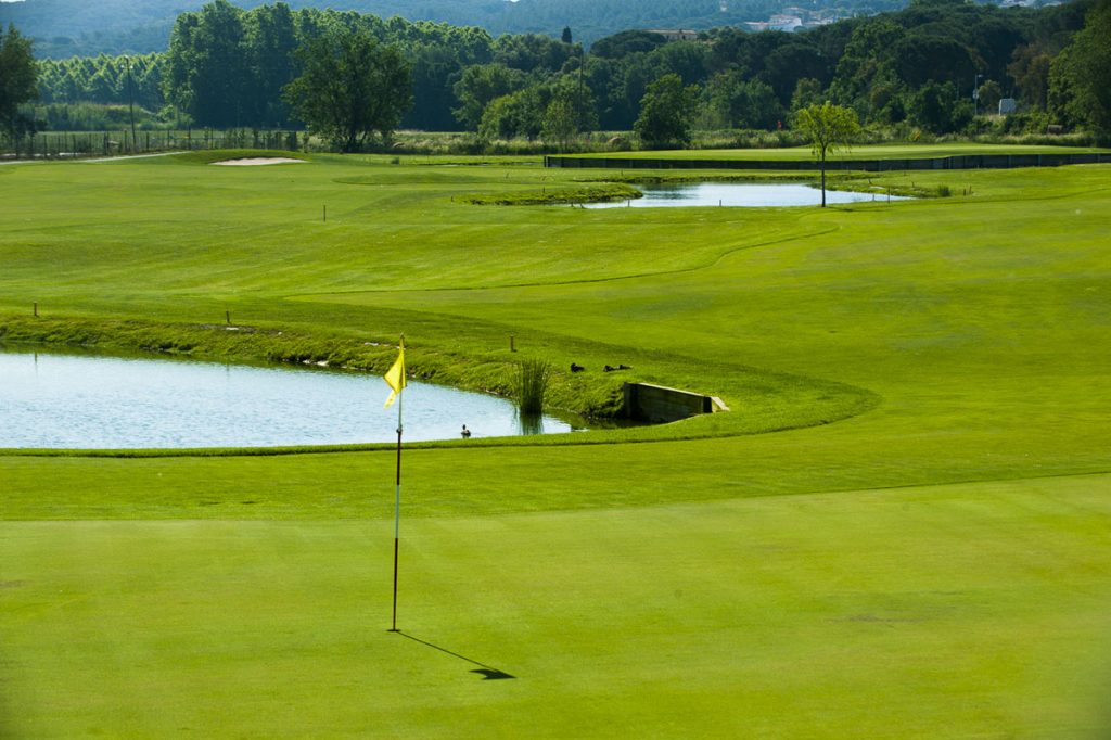 https://golftravelpeople.com/wp-content/uploads/2019/04/Club-de-Golf-Costa-Brava-12-1024x682.jpg