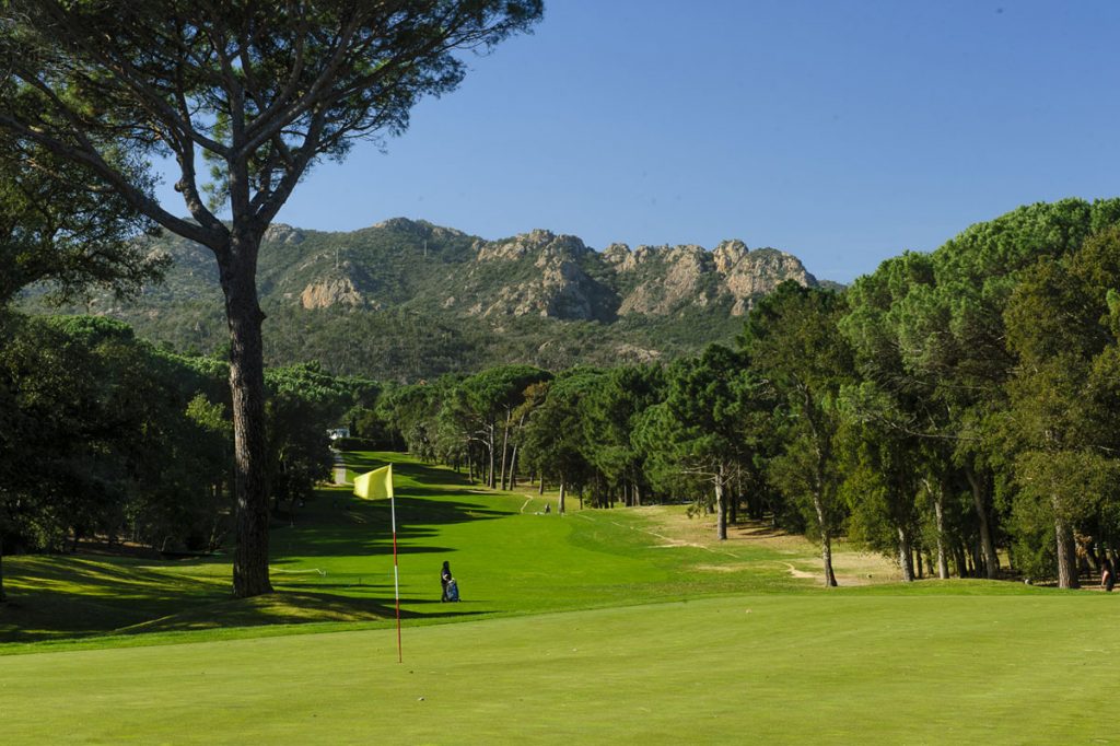 https://golftravelpeople.com/wp-content/uploads/2019/04/Club-de-Golf-Costa-Brava-15-1024x682.jpg