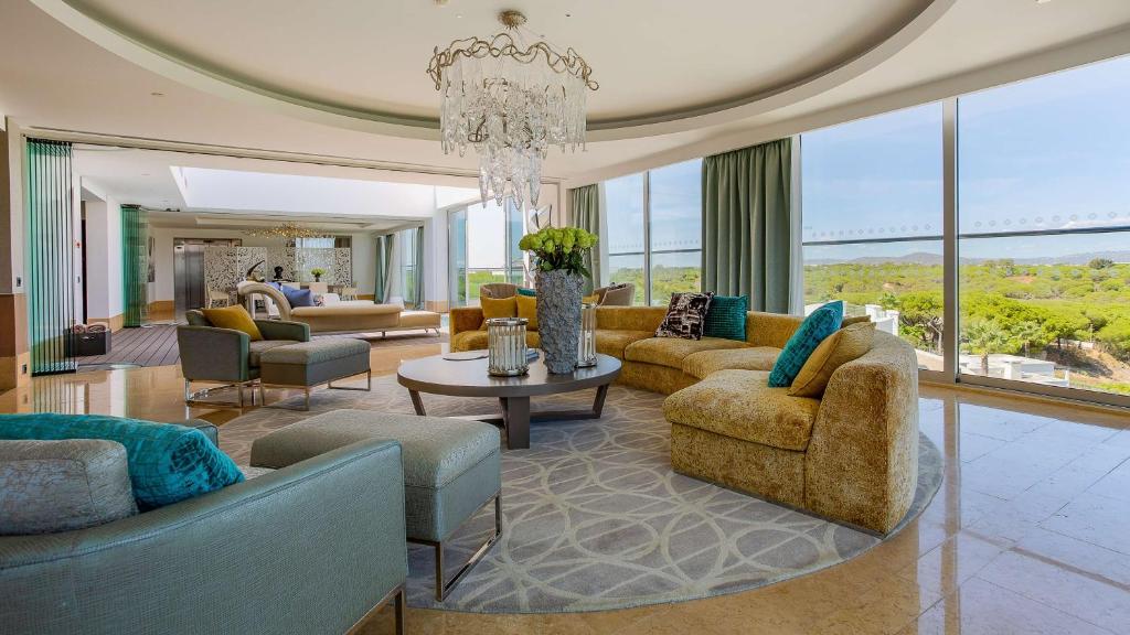 https://golftravelpeople.com/wp-content/uploads/2019/04/Conrad-Algarve-Hotel-Bedrooms-and-Suites-2.jpg