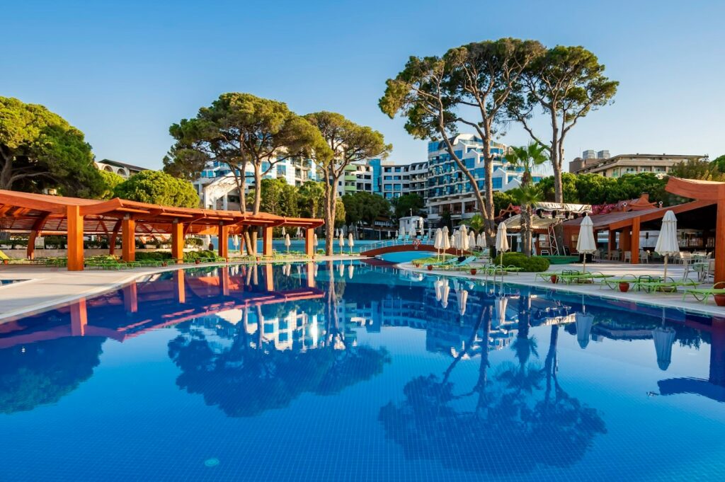 https://golftravelpeople.com/wp-content/uploads/2019/04/Cornelia-Deluxe-Hotel-Belek-Turkey-12-1024x681.jpg