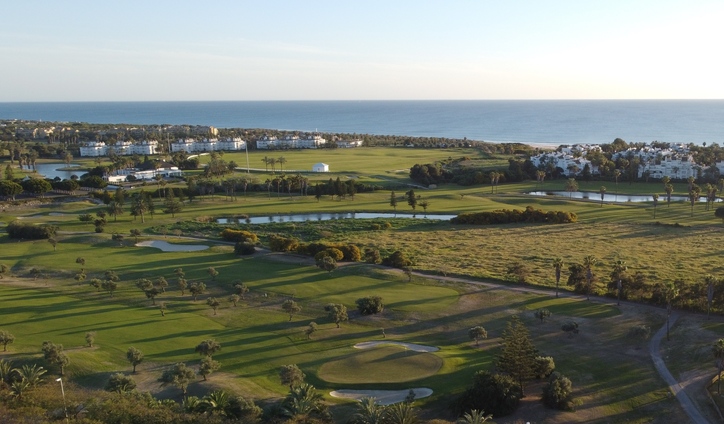 https://golftravelpeople.com/wp-content/uploads/2019/04/Costa-Ballena-Ocean-Golf-Club-Cadiz-Spain-11.jpg