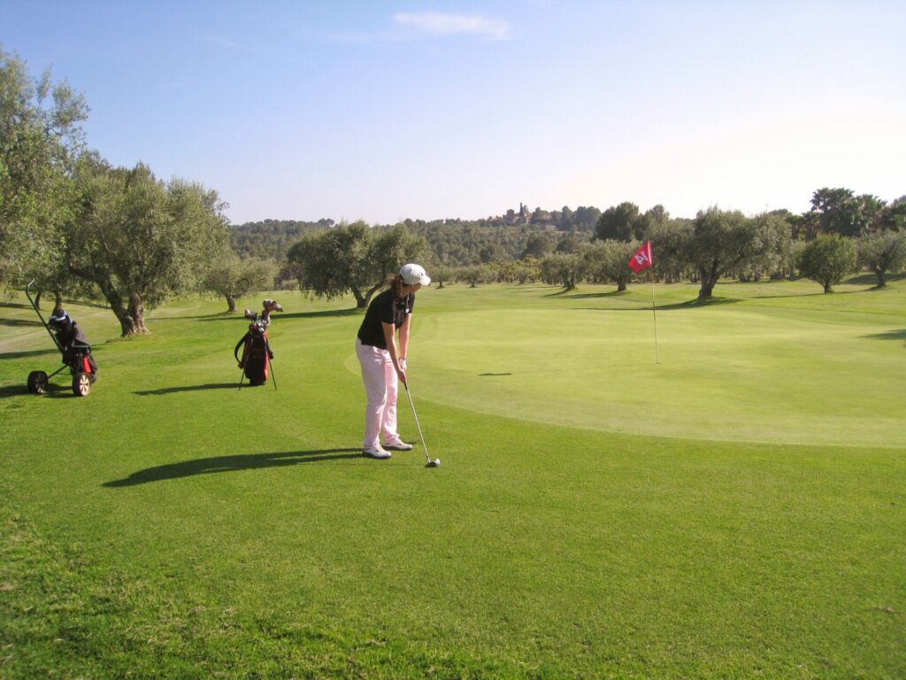 https://golftravelpeople.com/wp-content/uploads/2019/04/Costa-Daurada-Golf-Festival-10-1024x768.jpg