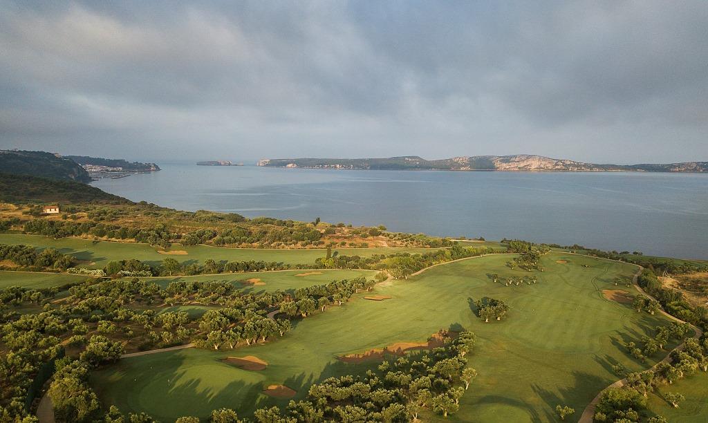 https://golftravelpeople.com/wp-content/uploads/2019/04/Costa-Navarino-Golf-Club-The-Bay-Course-13.jpg