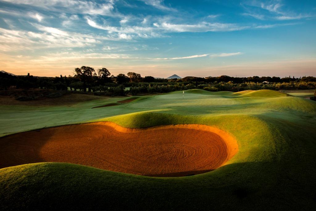 https://golftravelpeople.com/wp-content/uploads/2019/04/Costa-Navarino-Golf-Club-The-Dunes-Course-11.jpg