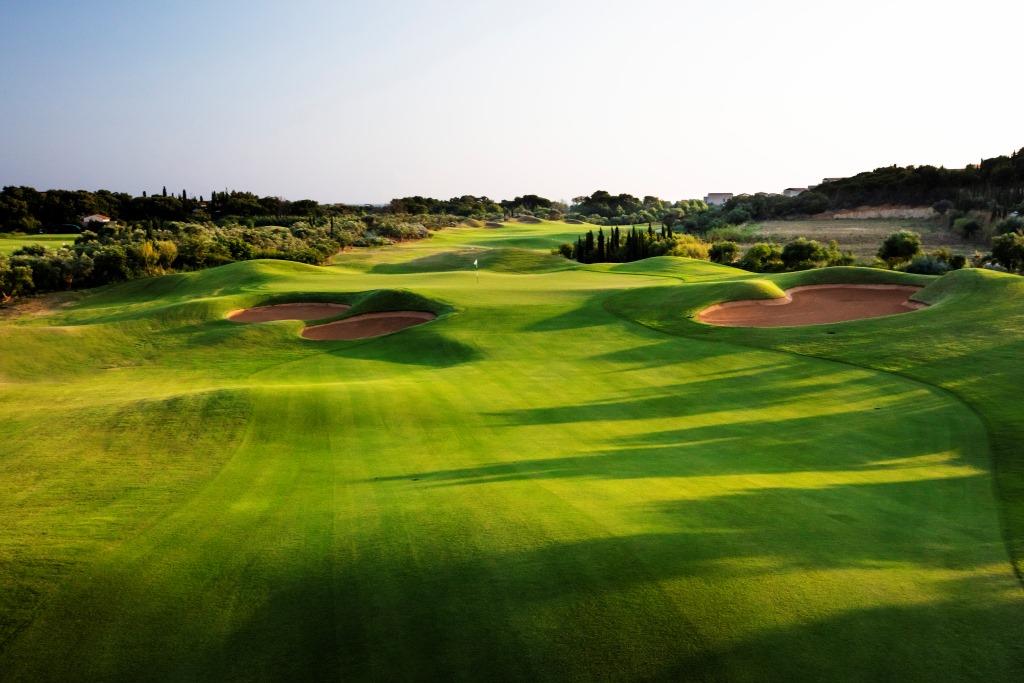 https://golftravelpeople.com/wp-content/uploads/2019/04/Costa-Navarino-Golf-Club-The-Dunes-Course-12.jpg