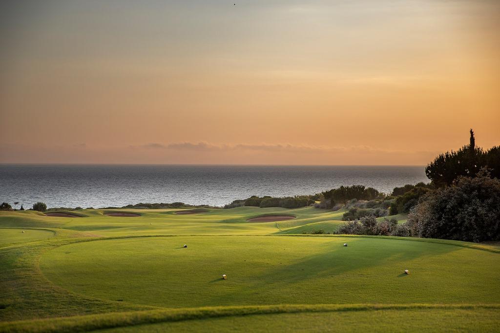 https://golftravelpeople.com/wp-content/uploads/2019/04/Costa-Navarino-Golf-Club-The-Dunes-Course-3.jpg