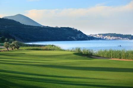 https://golftravelpeople.com/wp-content/uploads/2019/04/Costa-Navarino-Golf-The-Bay-Course-9.jpg