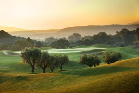 https://golftravelpeople.com/wp-content/uploads/2019/04/Costa-Navarino-Golf-The-Dunes-Course-10.jpg