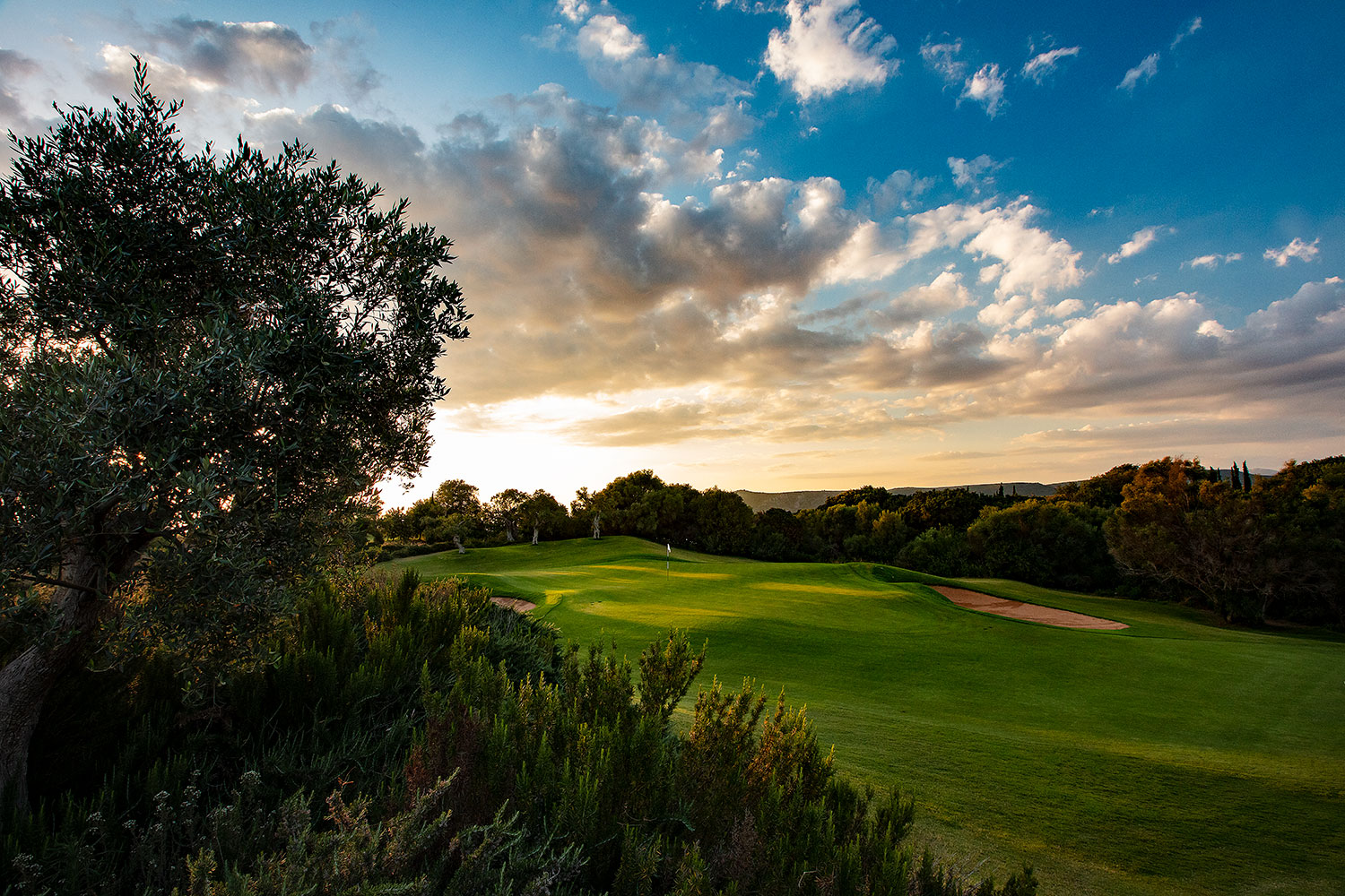 The Dunes Course at Costa Navarino at dusk