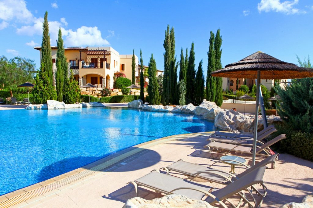 https://golftravelpeople.com/wp-content/uploads/2019/04/Cyprus-Aphrodite-Hills-Resort-Luxury-Apartments-52-1024x682.jpg