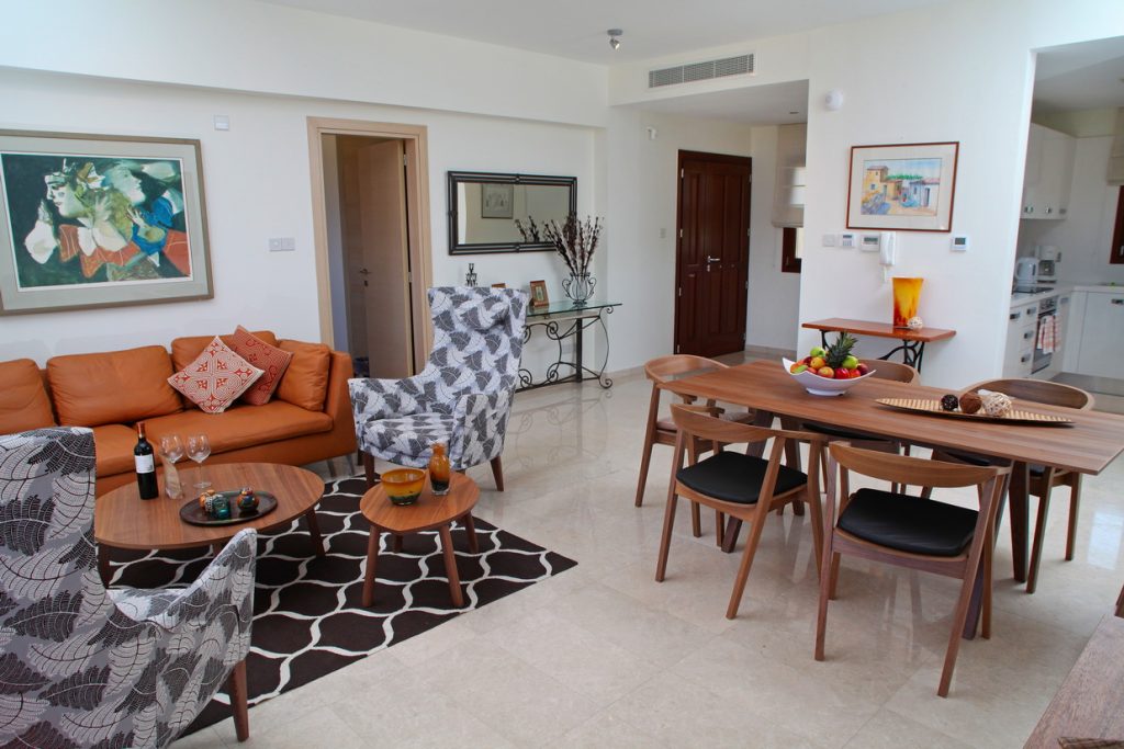 https://golftravelpeople.com/wp-content/uploads/2019/04/Cyprus-Aphrodite-Hills-Resort-Luxury-Apartments-69-1024x683.jpg