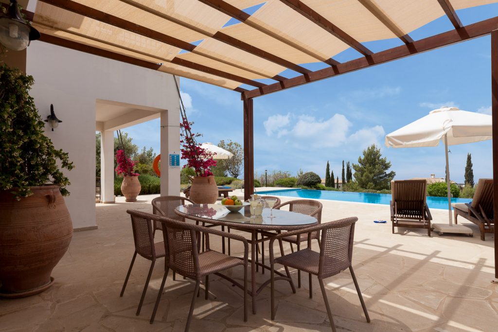 https://golftravelpeople.com/wp-content/uploads/2019/04/Cyprus-Aphrodite-Hills-Resort-Superior-Villas-54-1024x683.jpg