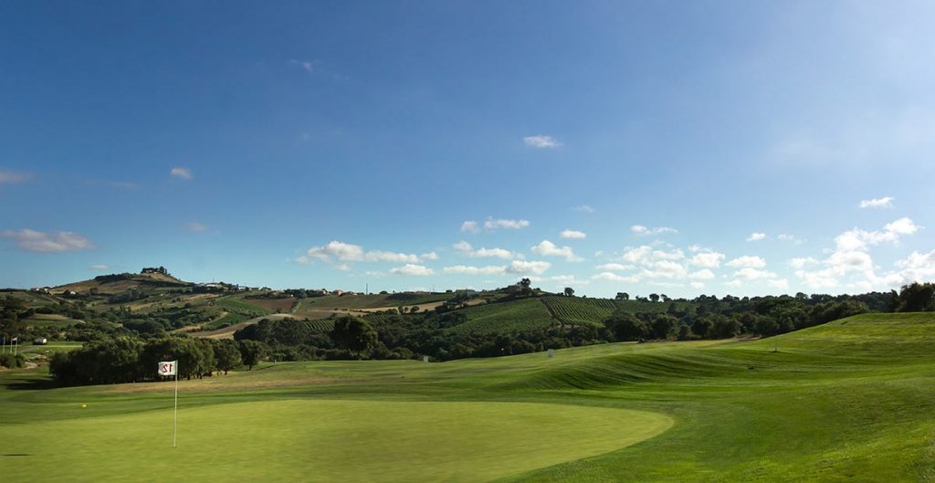 https://golftravelpeople.com/wp-content/uploads/2019/04/Dolce-Campo-Real-19-1024x529.jpg