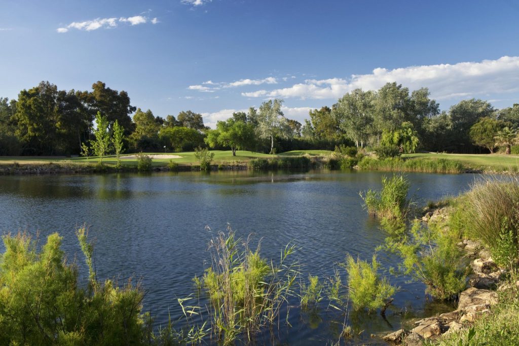 https://golftravelpeople.com/wp-content/uploads/2019/04/Dom-Pedro-Vilamoura-Laguna-Course-18-1024x683.jpg