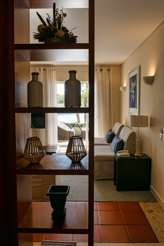 https://golftravelpeople.com/wp-content/uploads/2019/04/Domes-Lake-Algarve-Vilamoura-Bedrooms-and-Suites-12-683x1024.jpg